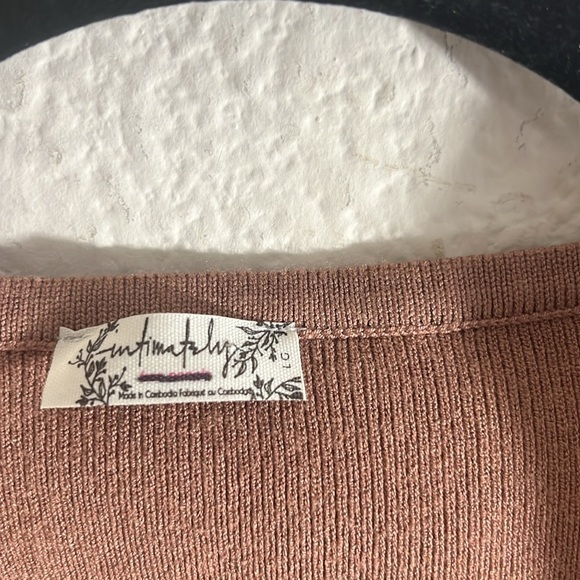 Free People Sz L Intimately Short Sleeve Sweetheart Soft Knit  Crop Top NWOT - Picture 5 of 6